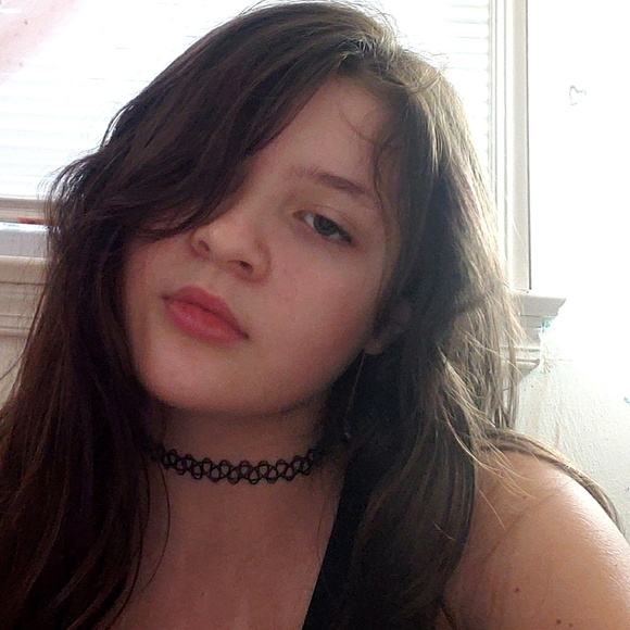 Meet your Posher, McKenzie - Picture 1 of 1